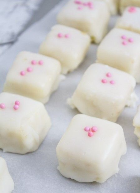 Poured Fondant Icing + Snack Cake Glaze | Southern FATTY Petit Four Icing, Petit Four Recipes, Poured Fondant, Glaze For Cake, Fondant Recipe, Fondant Icing, Glaze Recipe, Cake Icing, Icing Recipe