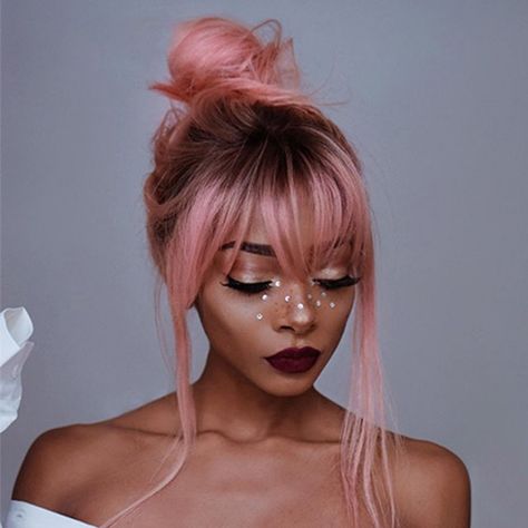 Rose Gold Hair Is 2018’s Coolest Summer Beauty Trend Hair Tan Skin, Blorange Hair, Peach Hair, Pastel Pink Hair, Hair Color Crazy, Wig Lace, Coarse Hair, Rose Gold Hair, Pastel Hair