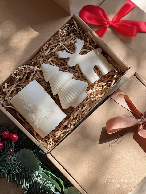 Christmas Gift Box Aesthetic, Candle Box Packaging, Xmas Candles, Candles Decor, Gift Box Handmade, Joy Gifts, Burning Candles, Candle Gift Box, Box Roses