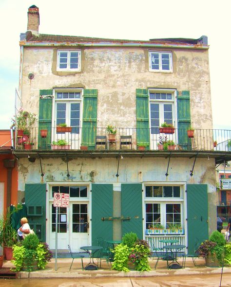 Cafe Exterior, City By The Sea, Cute Little Houses, Urban Interiors, Colourful Buildings, Coffee Shop Decor, Unique Houses, Row House, Urban Sketching