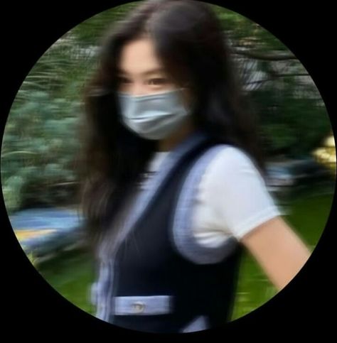 #jennieblackpink #profile #pic #aesthetic Jennie Profile Picture Aesthetic, Black Pink Profile, Blackpink Aesthetic Pics, Jennie Aesthetic Pics, Blackpink Aesthetic Pfp, Jennie Profile Picture, Avatar Blackpink, Jennie Profile, Profile Pic Aesthetic