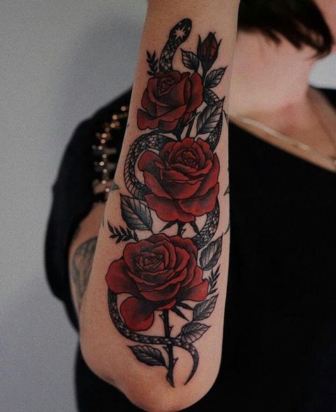 Arm Cover Up Tattoos, Rose Tattoo On Arm, Skull Rose Tattoos, Tato Minimal, Red Rose Tattoo, Beautiful Flower Tattoos, Tattoo Inspiration Men, Red Ink Tattoos, Tatuaje A Color