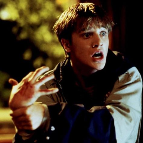 Happy birthday to DEVON SAWA who was born #onthisday in 1978! Devin Sawa 90s, Devon Sawa 90s, Gina Core, Devon Sawa, Idle Hands, Saws, Devon, Happy Birthday, Birthday