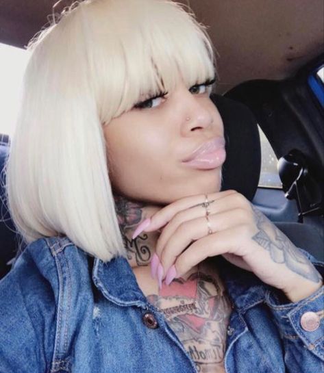 613 blonde blunt cut Chinese bang short bob Ombre Bob With Bangs, Chinese Bob Hairstyles, 613 Blonde Bob, Blonde Short Bob, Chinese Bangs, Blonde Bob With Bangs, Quick Weave Bob, 613 Blonde, Natural Wigs