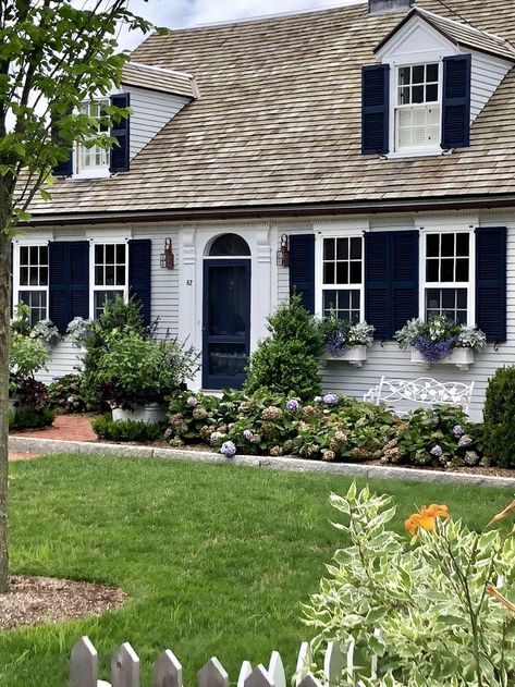 Cape Cod House Curb Appeal, Cape Cod Curb Appeal Landscaping, Cape Cod White House Exterior, Cape Cod Shutters Exterior, Cape Cod Small House, Traditional Colonial Exterior, Cape Cod Style Exterior, White Cape Cod House Exterior, Cape Style Home Interior