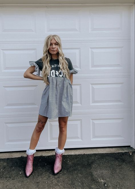 T Shirt Dress With Cowgirl Boots, Grungy Cowgirl Outfit, Funky Western Outfit, Turquoise Cowboy Boots Outfit, Out West Outfits, Grunge Western Outfits, Western New Years Outfit, Grunge Cowgirl Outfits, Edgy Cowgirl Style