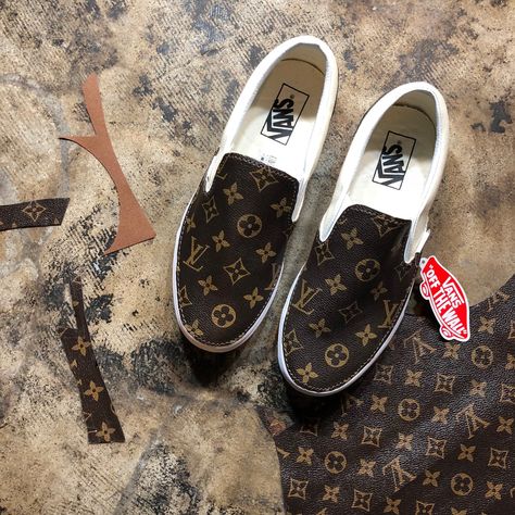 Vans Shoes Fashion, Custom Vans Shoes, Louis Vuitton Shoes Sneakers, Vans Custom, Tenis Vans, Lv Shoes, Custom Vans, Vans Off The Wall, Louis Vuitton Shoes