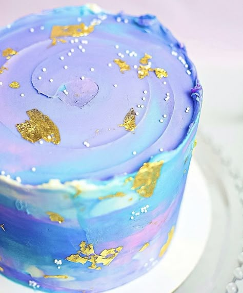 Iridescent Cake Ideas, Birthday Cake Blue And Purple, Purple And Blue Cake Ideas, Pastel Birthday Cake, Cake With Gold Leaf, Birthday Cake For Daughter, Lisa Birthday, Watercolor Gem, Gem Cake