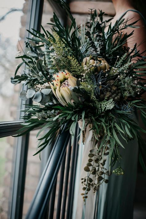 Peach Wedding Bouquet, Leaves Bouquet, Forest Green Wedding, Boho Floral Wedding, Green Wedding Bouquet, Green Weddings, Green Wedding Flowers, Forest Theme Wedding, Greenery Bouquet