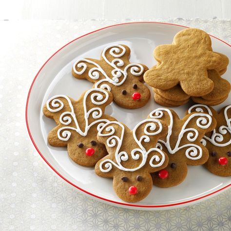 Easy Christmas Cookies Decorating, Gingerbread Cookies Decorated, Reindeer Cookies, Christmas Homemade, Christmas Cookies Easy, Gingerbread Man Cookies, Xmas Cookies, Christmas Cookies Decorated, Cookies Decorated