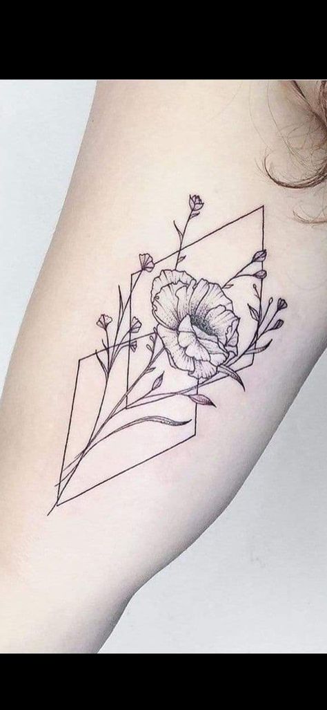 Floral Geometric Tattoo, Daffodil Tattoo, Poppies Tattoo, Petite Tattoos, Love Tattoo, Tattoo Inspirations, Tattoo Blog, Hip Tattoo, Floral Geometric