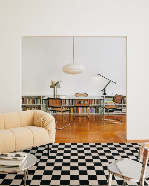 Bauhaus Interior, Apartment Inspiration, Ferm Living, A Living Room, Modern Retro, Interior Inspo, 인테리어 디자인, Interior Spaces, Interior Inspiration