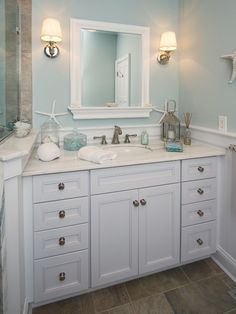 Beach Style Bathroom, Theme Bathroom, Beachy Bathroom, Beach Theme Bathroom, Cottage Bathroom, Bad Inspiration, Mirror Ideas, Nautical Bathrooms, Coastal Bathrooms