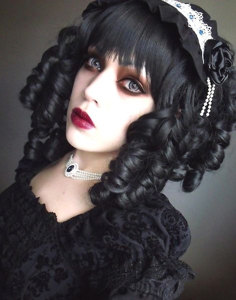 Goth Glamour, Lush Hair, Gothic Hair, Goth Victorian, Gothic Culture, Black Curls, Headband Fashion, Gothic Hairstyles, Gothic Girl