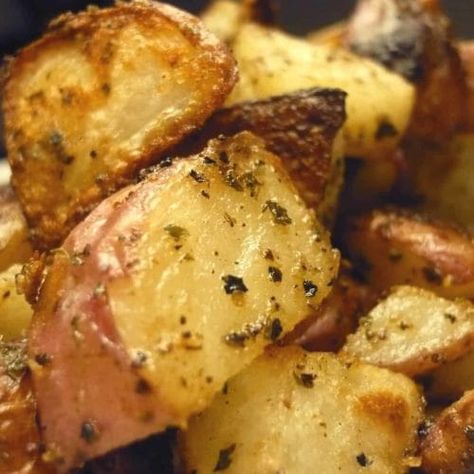 Ranch Roasted Red Potatoes Recipe - 2 Points | LaaLoosh Red Skin Potatoes Recipe, Red Potatoes Recipe, Oven Roasted Red Potatoes, Red Potato Recipes, Rosemary Roasted Potatoes, Roasted Red Potatoes, Lemon Rosemary, Potato Side Dishes, Potatoes Recipe