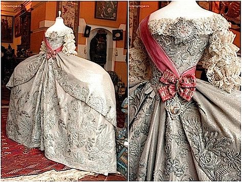 1745 Catherine the Great's wedding dress two views X1.25 From liveinternet.ru:users:3173294:post174236422  1745 Iconic Wedding Dresses, 1700 Fashion, Historical Gowns, 18th Century Clothing, Court Dresses, Historical Dress, Historic Fashion, Catherine The Great, 18th Century Fashion