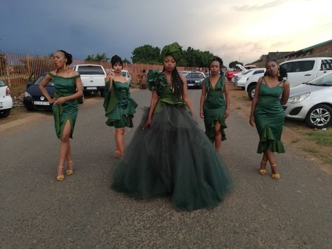 Roora Squad Outfits Zimbabwe, Roora Squad Outfits, Lobola Outfits, Somebody's Son, Squad Outfits, African Princess, Shweshwe Dresses, African Dresses Modern, Wedding Vision