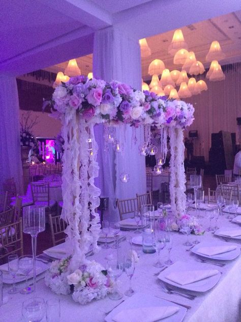 Purple 15 Centerpieces, Light Purple Butterfly Quince Theme, Purple Flower Quinceanera Theme, Light Purple Quinceanera Dresses Butterfly, Ideas Para 15 Años Decoracion, Lavender Quinceanera Ideas, Purple Quinceanera Ideas, Ideas Para 15 Años, Ideas Para 15