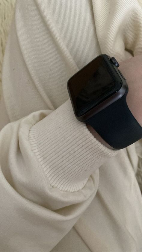 apple watch, apple watch aesthetic, smart watch, luxury watch, luxury smart watch, christmas gift ideas, gift ideas for girlfriend, gift ideas for best friends, christamas gifts, christmas gift ideas for teenage girl, christmas gift ideas for women, christmas wish list ideas, wishlist, wishlist ideas, christmas list, christmast wishlist, luxury gift ideas, luxury gifts, tech gifts ideas, apple watch outfit, apple watch outfit aesthetic, old money aesthetic, old money style, watches women Apple Watch Black, Elle Fanning Style, Apple Watch Fashion, Flipagram Instagram, Minimalist Fashion Women, Iphone Obsession, Apple Watch Accessories, Smart Things