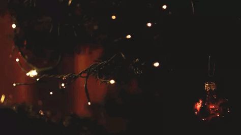 I Love Christmas ���💕 Xmas Gif, Gif Background, Christmas Tree Wallpaper, Hanging Christmas Lights, Merry Christmas Gif, Dark Tree, Dark Christmas, Banner Gif, Christmas Gif