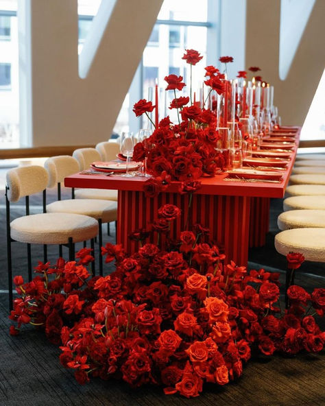 Decor for a wedding, restaurant decoration for a wedding, wedding in red flowers, red flowers at a wedding, stylish wedding 2024, interesting decoration of a banquet hall, stylish table setting, trendy table setting for a wedding, modern wedding decor, fashionable wedding 2024, wedding trends Wedding Restaurant Decoration, Cocktail Table Centerpieces, 2024 Wedding Trends, Entrance Hall Decor, Cocktail Party Decor, Marsala Wedding, Red Wedding Flowers, Wedding Planning Decor, Rose Centerpieces