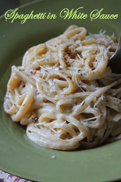 White Spaghetti Recipe, Stir Fry Spaghetti, Chicken Alfredo Chicken, Basic White Sauce, International Meals, White Pasta Sauce Recipe, White Sauce Recipe, Grilled Chicken Pasta, Spagetti Recipe