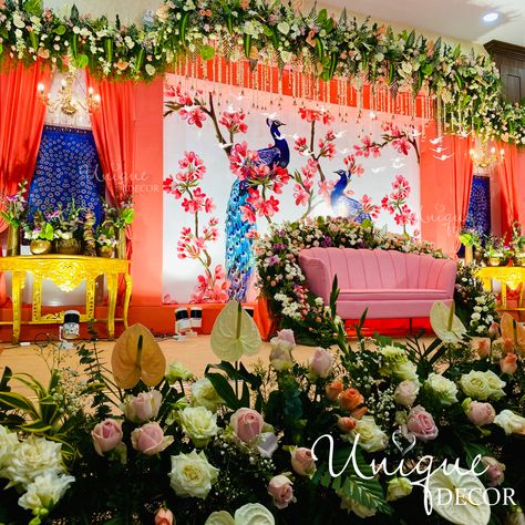 Bhaat Function Decor, Grahshanti Decor, Half Saree Function Decoration Ideas, Saree Function Decoration, Mayra Decor, Peacock Palette, Leaf Decor Wedding, Saree Function, Engagement Decoration