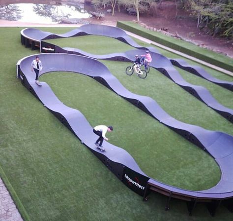 Skating the pump track. Bike Parking Design, Skatepark Design, Pump Track, Skateboard Ramps, Urban Playground, Skateboard Park, Public Space Design, Sport Park, Urban Bike