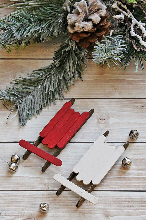 Sled Ornaments, Popsicle Stick Christmas Crafts, Christmas Sled, Christmas Crafts To Sell, Christmas Crafts For Toddlers, Christmas Crafts For Adults, Christmas Wreaths To Make, Popsicle Stick, Easy Christmas Crafts