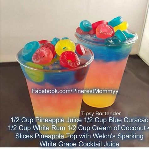 Sounds so good Candy Mixed Drinks Alcoholic, Edible Ideas Recipes, Alcholic Drinks, Jello Shot, Candy Drinks, Tipsy Bartender, Mixed Drinks Alcohol, Yummy Alcoholic Drinks, Liquor Drinks