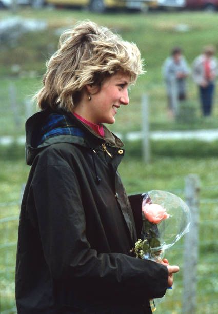 Barbour Wax Jacket, Princess Diana Pictures, Princess Coat, Bad Picture, House Of Windsor, Lady Diana Spencer, Diana Spencer, Princesa Diana, Green Coat