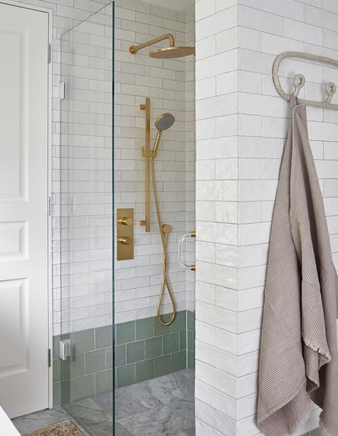 House & Home - Showstopping Showers To Inspire Your Next Bathroom Makeover Tile Shower Niche, Reno Tips, Cottage Style Bathrooms, Fresh Bathroom, Shower Wall Tile, Shower Niche, Floor Bathroom, Primary Bathroom, Primary Bath