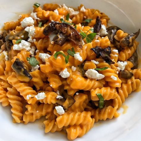 Balsamic Mushroom Pasta + Sweet Potato Tomato Sauce - good witch kitchen | holistic nutritionist Sweet Potato Mushroom Recipe, Pasta With Sweet Potato, Sweet Potato Pasta Sauce, Sweet Potato Tomato, Sweet Potato Mushroom, Balsamic Mushroom, Potato Mushroom, Sweet Potato Pasta, Balsamic Mushrooms