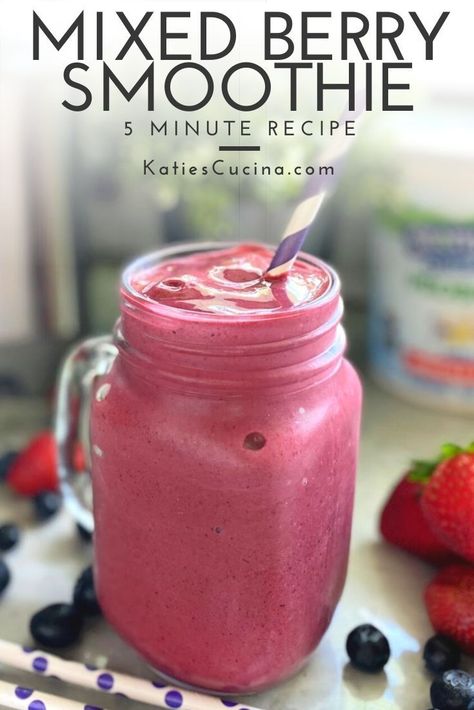 Strawberries And Raspberries, Smoothie Flavors, Smoothie Recipes With Yogurt, Mixed Berry Smoothie, Berry Smoothie Recipe, Protein Smoothie Recipes, Creamy Smoothies, Yummy Smoothie Recipes, Blueberries Smoothie