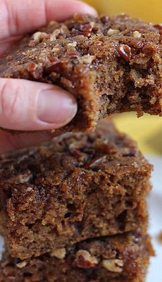 Oatmeal Cake Breakfast, Vegan Oatmeal Cake, Oatmeal Snack Cake, Shabbat Breakfast Ideas, Oatmeal Spice Cake, Oatmeal Coffee Cake Recipes, Oatmeal Cake Recipes, Applesauce Oatmeal Cake, Chocolate Oatmeal Cake Recipe