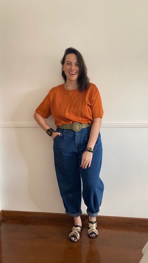 Curvy Boho Fashion, Wide Leg Jeans Outfit Plus Size, Mom Jeans Plus Size, 40s Outfits, Jeans And T Shirt Outfit, Looks Jeans, Midsize Outfits, Mom Jeans Outfit, Best Casual Outfits