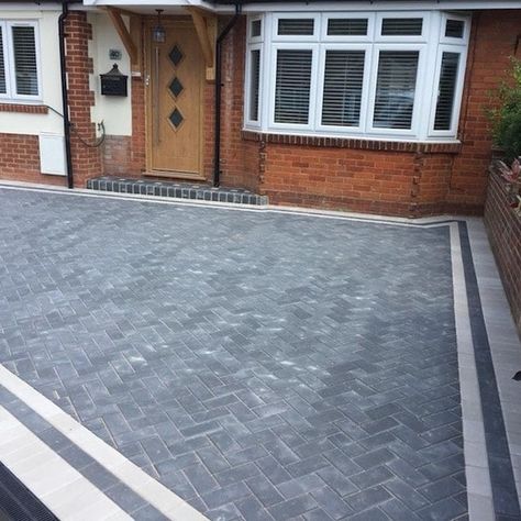 Block Paving Installation Grey Driveway, Front Driveway Ideas, Paving Driveway, Block Paving Driveway, Driveway Blocks, Paved Driveway, Modern Garden Landscaping, Brick Driveway, Diy Driveway