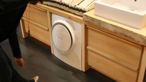 The freestanding Electrolux SHINE concept washing machine Service Room, Tiny House Appliances, Cottage Tiny House, Tiny Bath, Airstream Remodel, Mobile Service, Small Tiny House, Tiny House Inspiration, Tiny House Movement