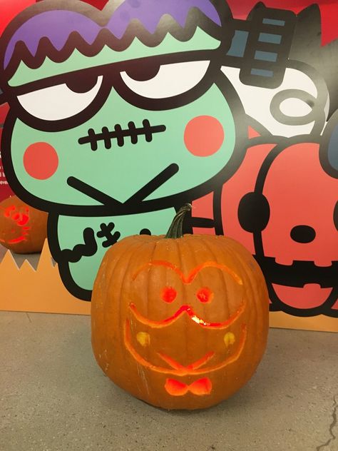 Pochacco Pumpkin Carving, Pumpkin Carving Ideas Sanrio, Keroppi Pumpkin, Sanrio Pumpkin Carving, Keroppi Halloween, Hello Kitty Pumpkin Carving, Kitty Pumpkin Carving, Sanrio Pumpkin, Batman Pumpkin Carving