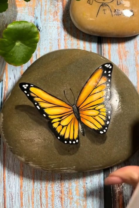 Beautiful Artworks - Art on the rocks Stone Artwork, Stone Pictures Pebble Art, Unique Garden Art, Garden Rock Art, Stones Garden, Rock Painting Tutorial, Diy Rock Art, Painted Rock Animals, Stones Art