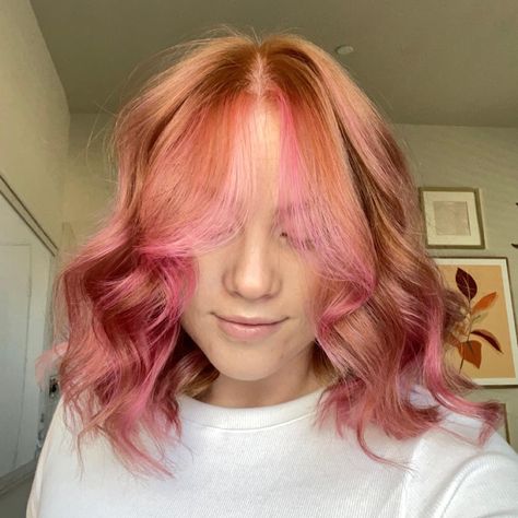 Ginger And Coloured Hair, Coral Money Piece Hair, Light Pink And Ginger Hair, Pink Highlights In Auburn Hair, Ginger With Pink Underneath, Pink Highlights In Copper Hair, Redhead With Pink Highlights, Ginger Hair With Pink Underneath, Ginger Pink Highlights