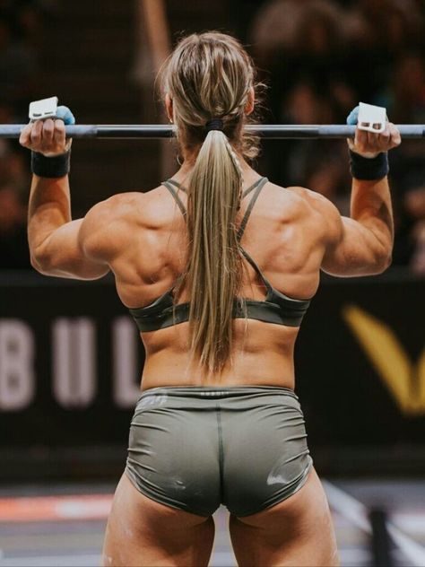 Brooke Wells, Female Crossfit Athletes, Crossfit Motivation, Crossfit Women, Cardio Workout At Home, Health Fitness Nutrition, Crossfit Girls, Crossfit Gym, Crossfit Athletes