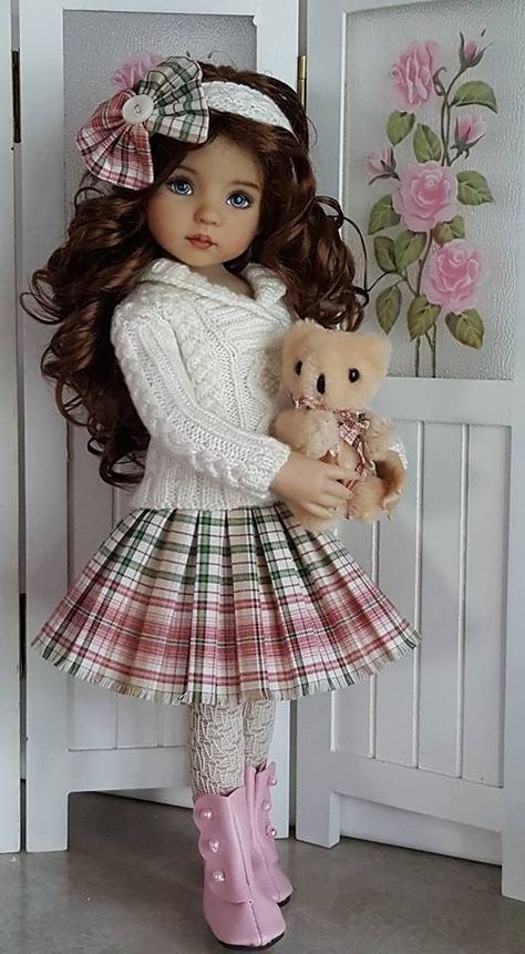 Куклы American Girl, Crochet Dolls Free Patterns, American Doll Clothes, Crochet Doll Clothes, Sewing Dolls, Hand Knitted Sweaters, Child Doll, Girl Doll Clothes, Pretty Dolls