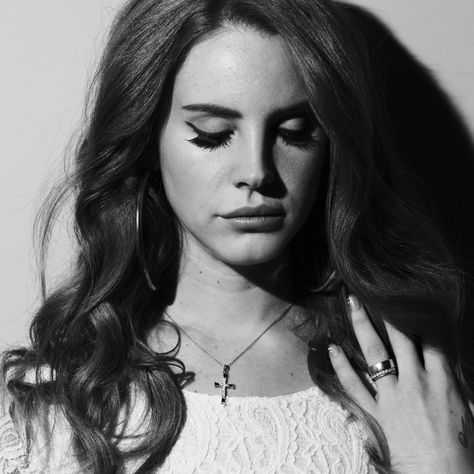 Lana Del Rey on Tumblr Lana Del Rey, A Woman, Internet, Black And White, Tumblr, Hair, White, Black, Art