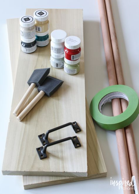 DIY Serving Tray | inspiredbycharm.com Woodworking Diy Gifts, Painted Serving Trays, Diy Serving Tray, Diy Tray, Dekor Diy, Wooden Serving Trays, Wedding Centerpieces Diy, Inspired By, Wood Working Gifts