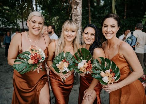 Wedding Bouquets Tropical Simple, Bridesmaids Tropical Wedding, Green Tropical Wedding Bridesmaid Dresses, Tropical Bridesmaid Bouquet Simple, Wedding Dresses Tropical, Tropical Green Bridesmaid Dresses, Hawaiian Wedding Bridesmaid Dresses, Tropical Beach Bridesmaid Dresses, Tropical Bridesmaids Dresses