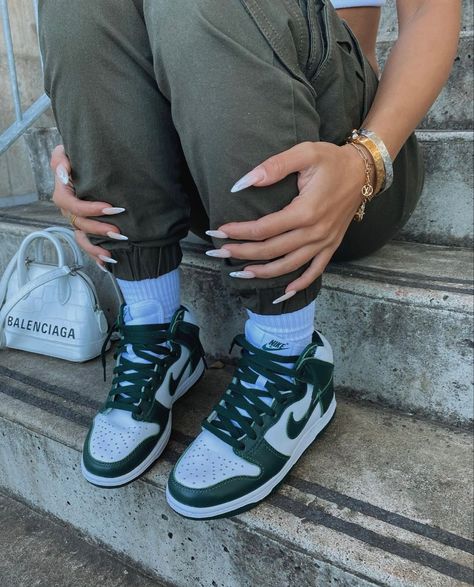 High Top Nike Outfit, Nike Dunk High Outfit, Dunk High Outfit, Dunks Outfit Woman, Nike Dunks Outfit, Shoes Dunks, Nike Dunks High, High Tops Outfit, Dunk Outfit