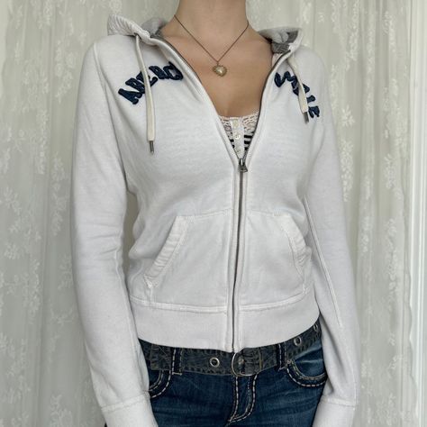 Y2K 2000s Dainty White Vampire Girlfriend Abercrombie Long Sleeve Zip Up Hoodie #y2k #y2ktashion #2000s #2000sfashion #twilight #depop #BellaSwan #thevampirediaries #elenagilbert #depopamplified #abercrombie #abercrombiefitch White Vampire, Vampire Girlfriend, Abercrombie Hoodie, 2000s Clothes, Navy Hoodie, White Cami, Hoodie Outfit, Tokio Hotel, Workout Hoodie