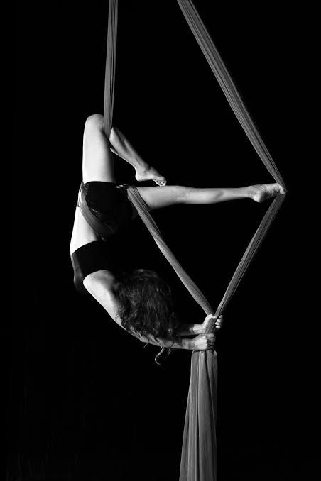 Arial Silks, Silk Dancing, Circus Aesthetic, Aerial Silk, Aerial Hammock, Aerial Acrobatics, Adventure Seeker, Aerial Dance, Yoga Iyengar