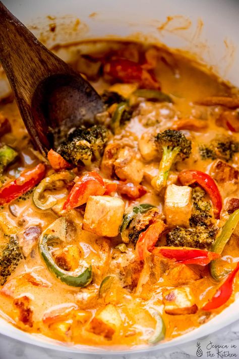 Red Curry Tofu, Vegan Thai Red Curry, Curry With Tofu, Recipe Tofu, Red Curry Recipe, Thai Curry Recipes, Green Curry Recipes, Chickpea Coconut Curry, Tofu Curry